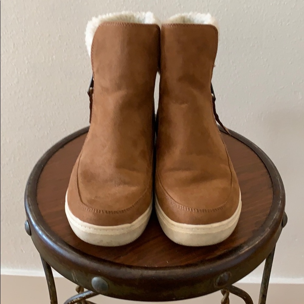 Universal Thread Boots w/Sherpa 7.5